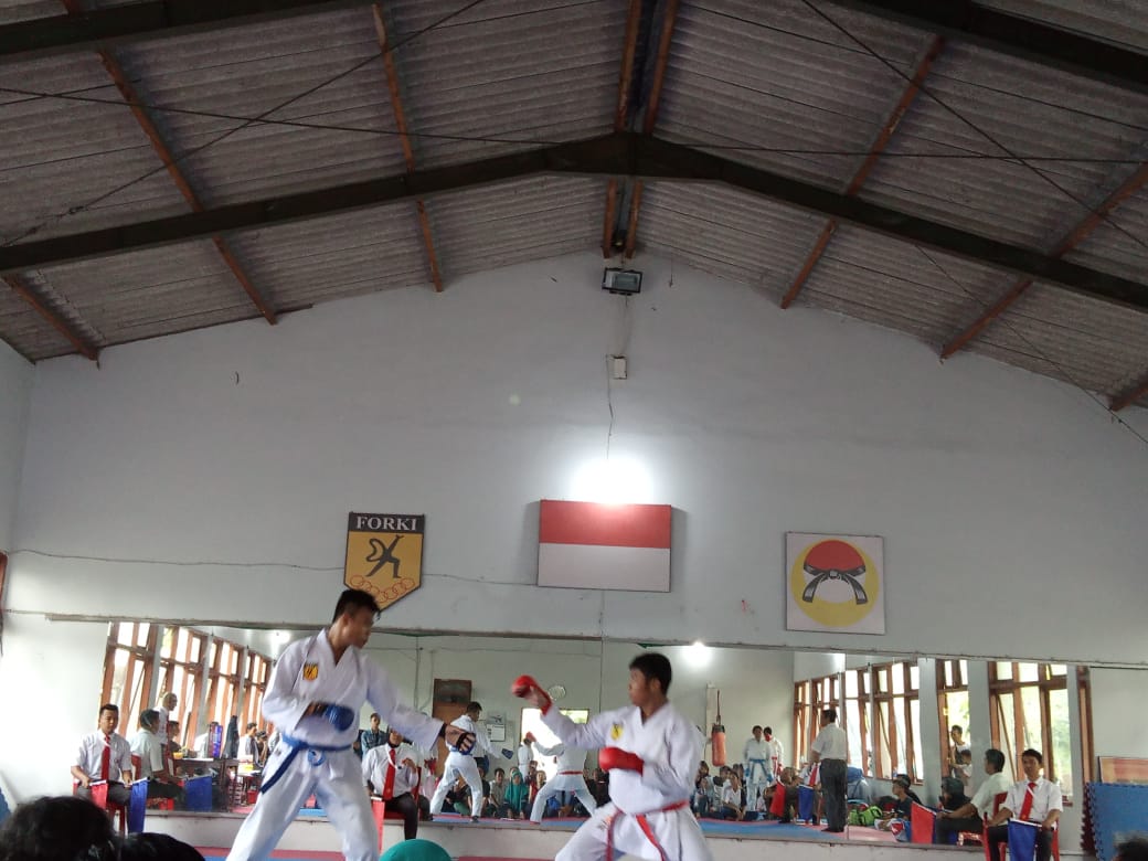 You are currently viewing Muhammad Faris Juara 3 POPDA Karate Tingkat Kota Yogyakarta