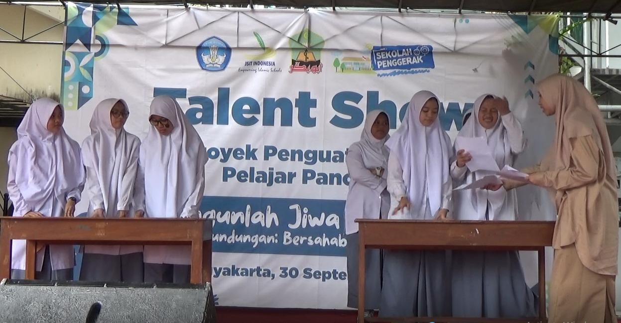 You are currently viewing Talent Show SMAIT Abu Bakar Yogyakarta Pecah, Siswa dan Siswi Unjuk Gigi Tunjukan Bakat Masing-masing