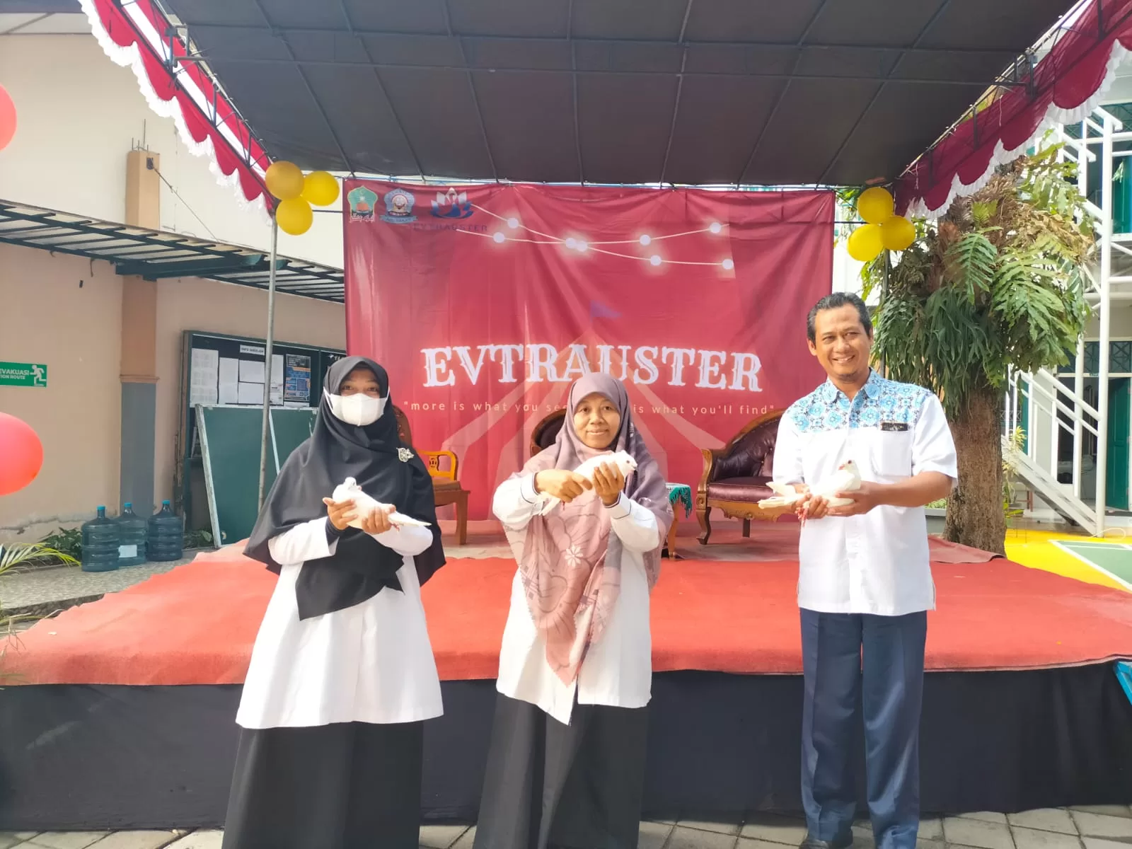 You are currently viewing Milad ke-20, SMAIT Abu Bakar Yogyakarta Mengadakan Berbagai  Kegiatan Menarik
