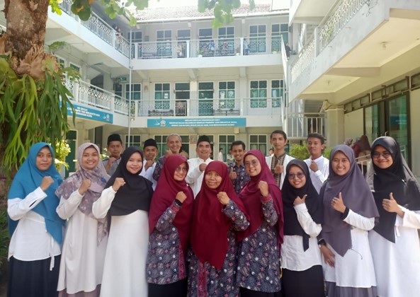 Read more about the article Studi Tiru SMAIT Abu Bakar Boarding School di SMAIT Abu Bakar Yogyakarta Terkait Implementasi Kurikulum Merdeka dan Akreditasi