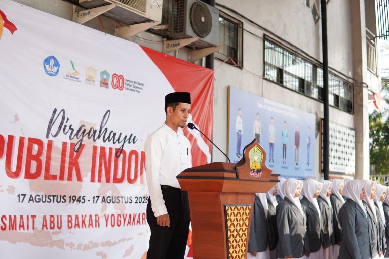 Read more about the article Membangun Karakter di Bawah Langit Merah Putih